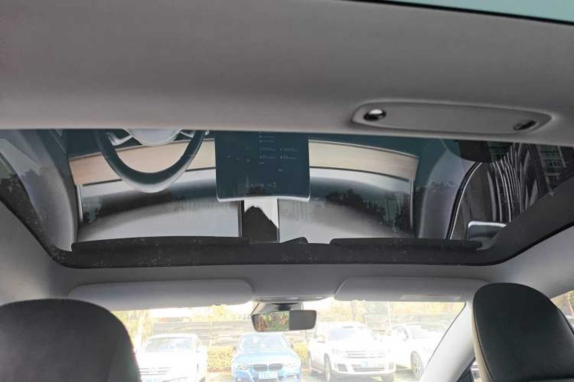 Used Tesla Model 3 2019 Long-Range Rear-Wheel-Drive Version Headliner