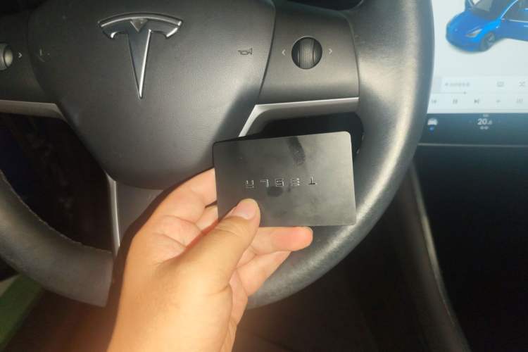 Used Tesla Model 3 2019 Long-Range Rear-Wheel-Drive Version Interior 1