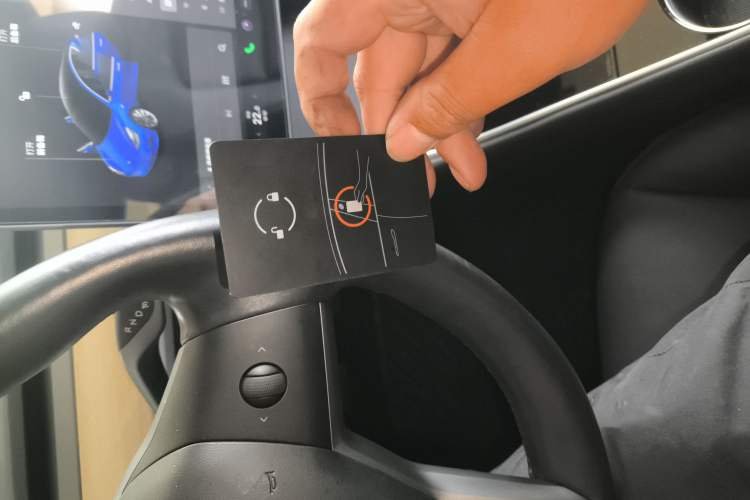 Used Tesla Model 3 2019 Long-Range Rear-Wheel-Drive Version Interior 1
