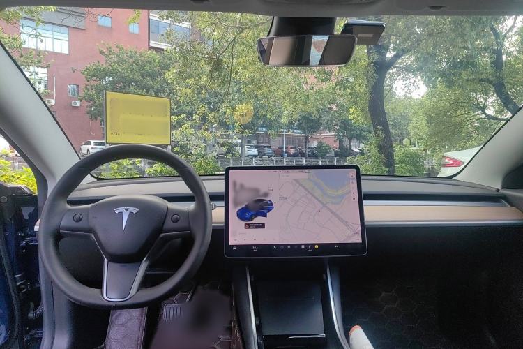 Used Tesla Model 3 2019 Long-Range All-Wheel-Drive Version Interior 10