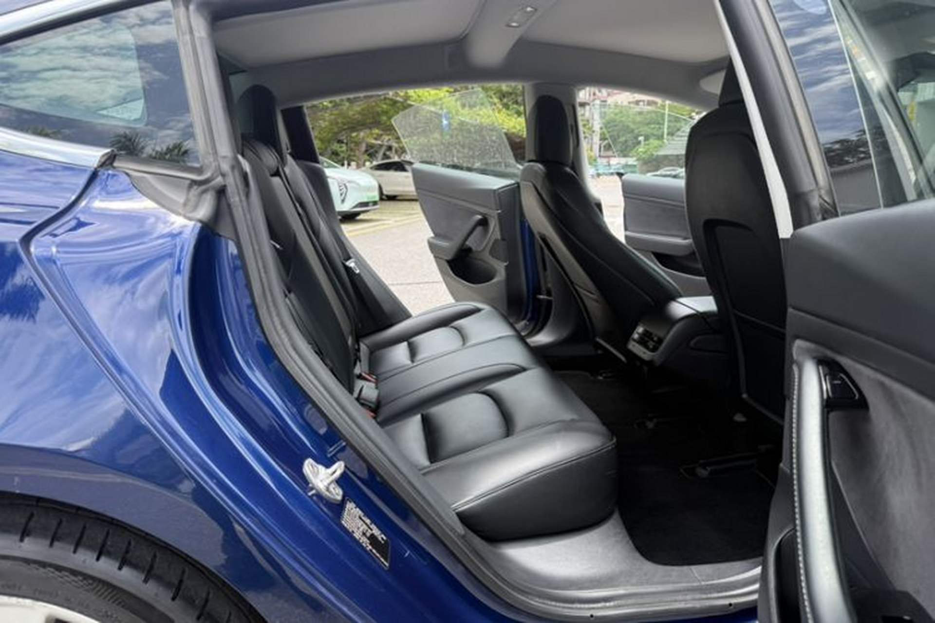 Used Tesla Model 3 2019 Standard Range Rear-Drive Upgraded Version Interior 12