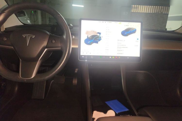 Used Tesla Model 3 2019 Long-Range Rear-Wheel-Drive Version Interior 2