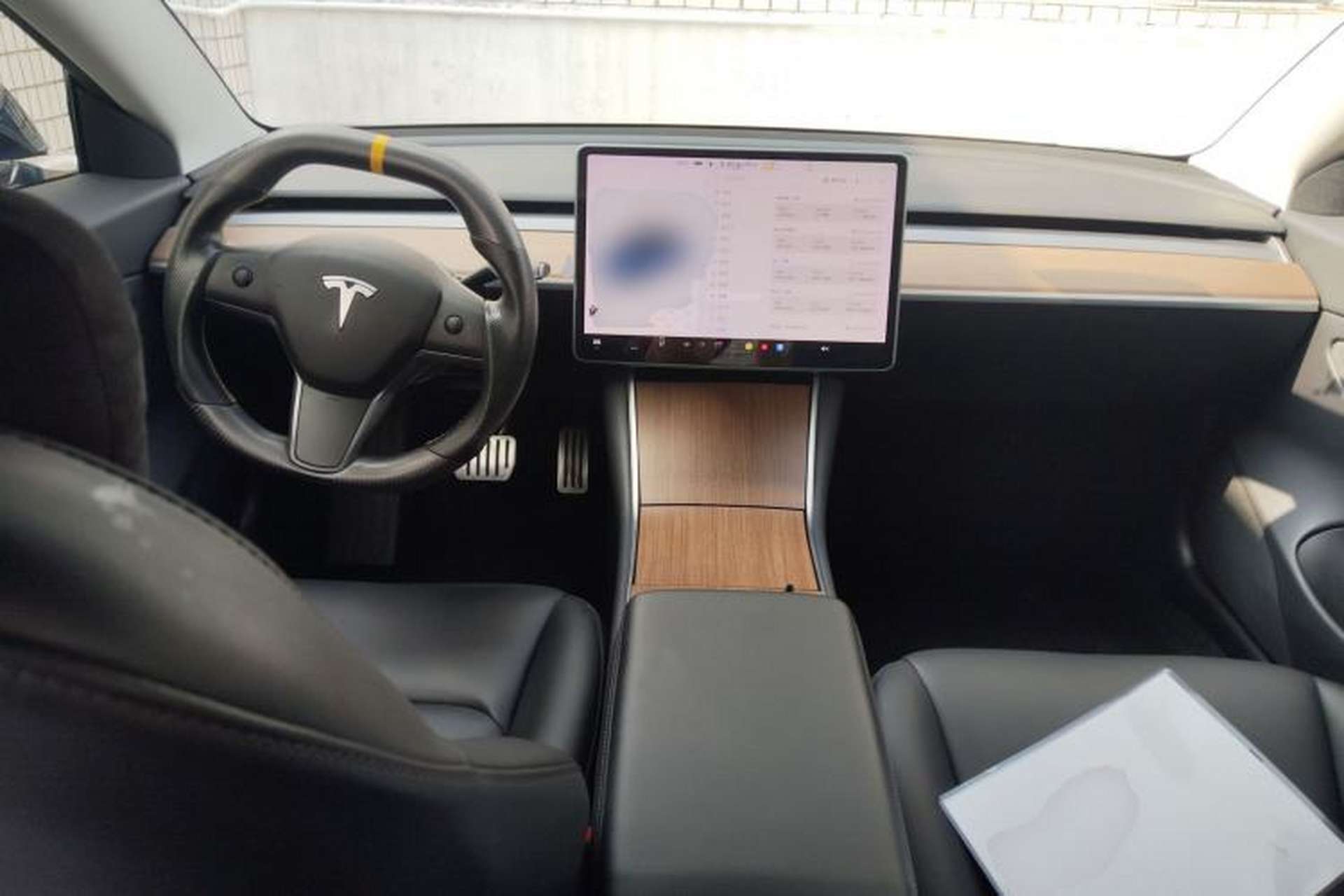 Used Tesla Model 3 2019 Long-Range Rear-Wheel-Drive Version Interior 2