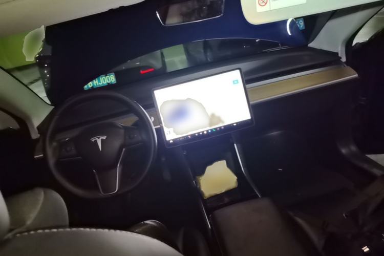 Used Tesla Model 3 2019 Long-Range Rear-Wheel-Drive Version Interior 2