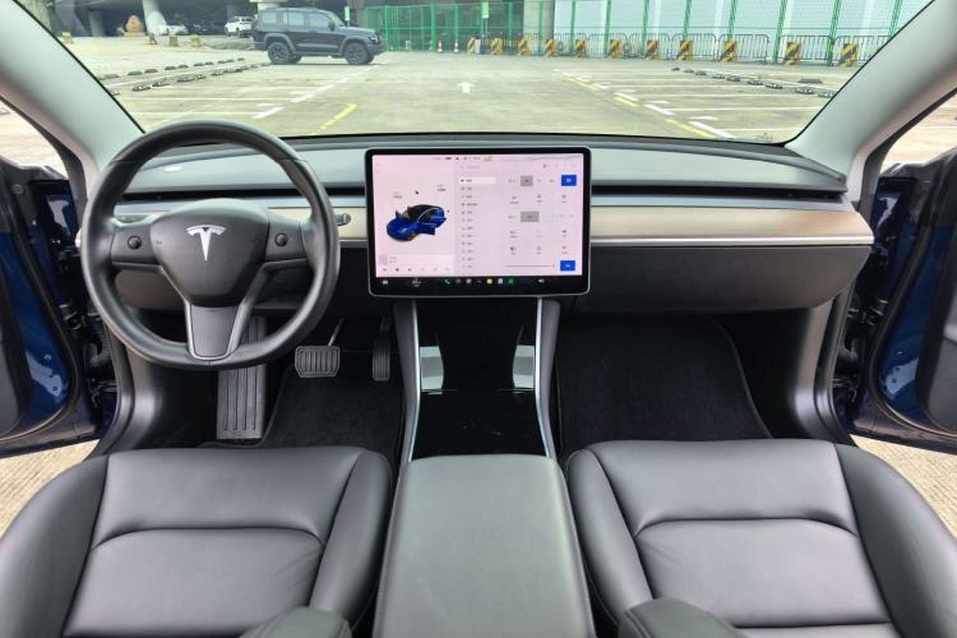 Used Tesla Model 3 2019 Long-Range All-Wheel-Drive Version Interior 2