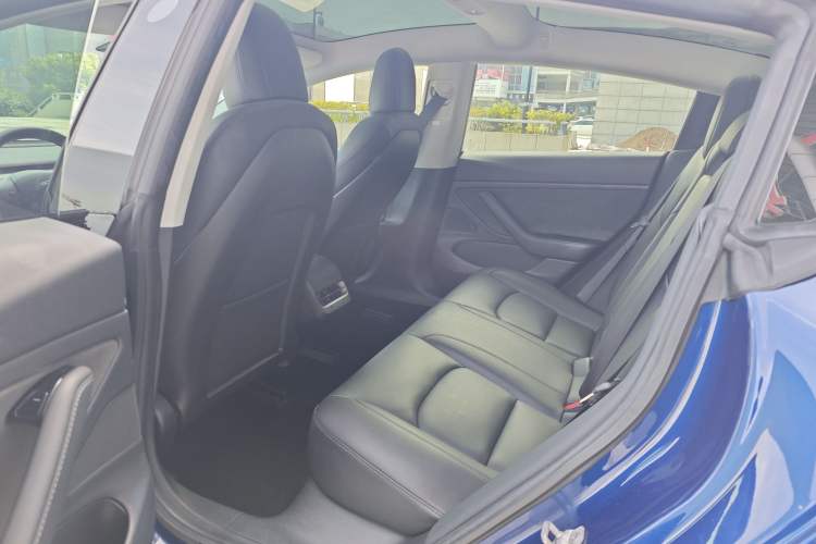 Used Tesla Model 3 2019 Long-Range Rear-Wheel-Drive Version Interior 3