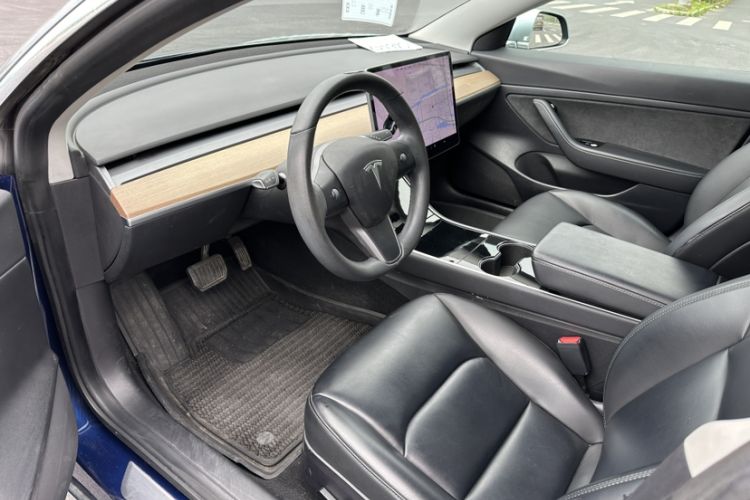 Used Tesla Model 3 2019 Standard Range Rear-Drive Upgraded Version Interior 3
