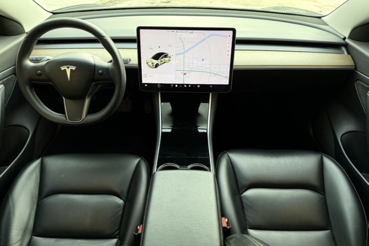 Used Tesla Model 3 2019 Standard Range Rear-Drive Upgraded Version Interior 5