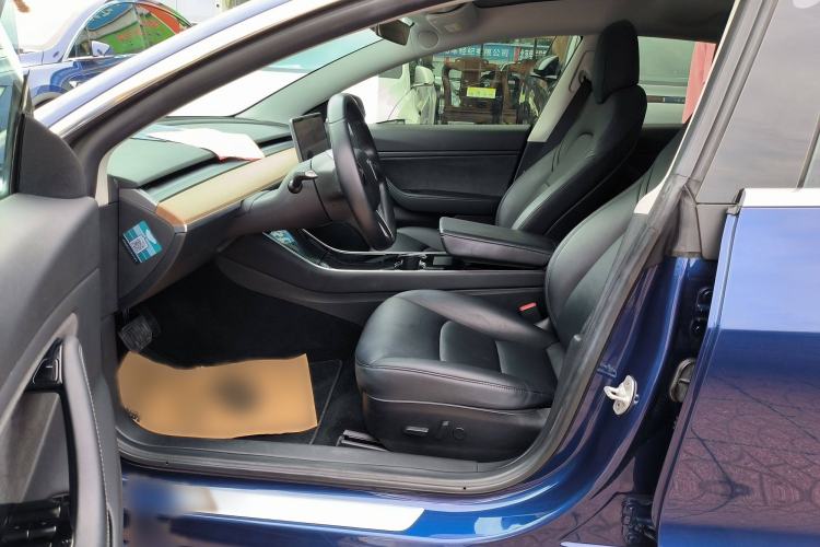 Used Tesla Model 3 2019 Long-Range Rear-Wheel-Drive Version Interior 5
