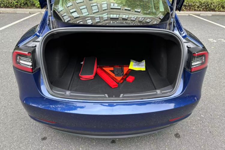 Used Tesla Model 3 2019 Standard Range Rear-Wheel Drive Upgraded Version (52 kWh) Interior 5