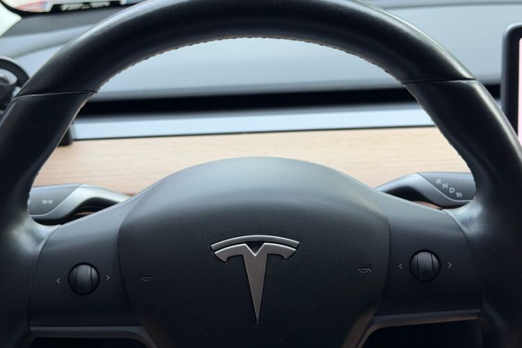 Used Tesla Model 3 2019 Long-Range Rear-Wheel-Drive Version Interior 6