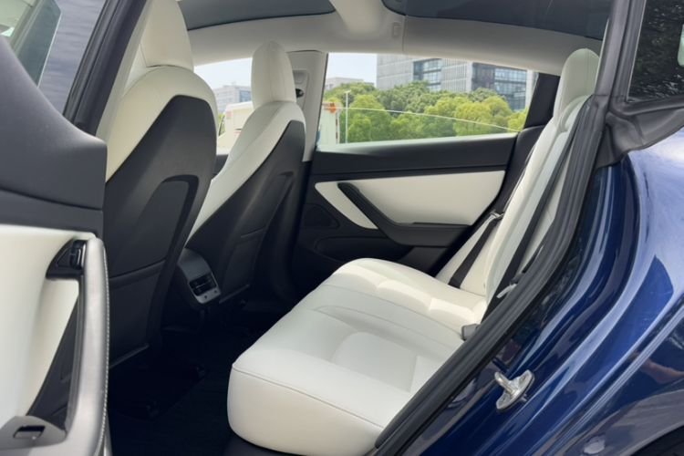 Used Tesla Model 3 2019 Performance High-Performance All-Wheel-Drive Version Interior 7