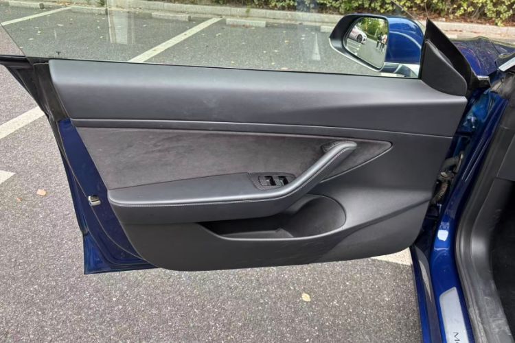 Used Tesla Model 3 2019 Standard Range Rear-Wheel Drive Upgraded Version (52 kWh) Interior 8