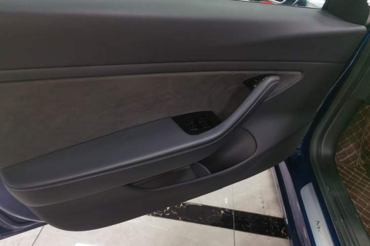 Used Tesla Model 3 2019 Long-Range All-Wheel-Drive Version Left Front Door Interior