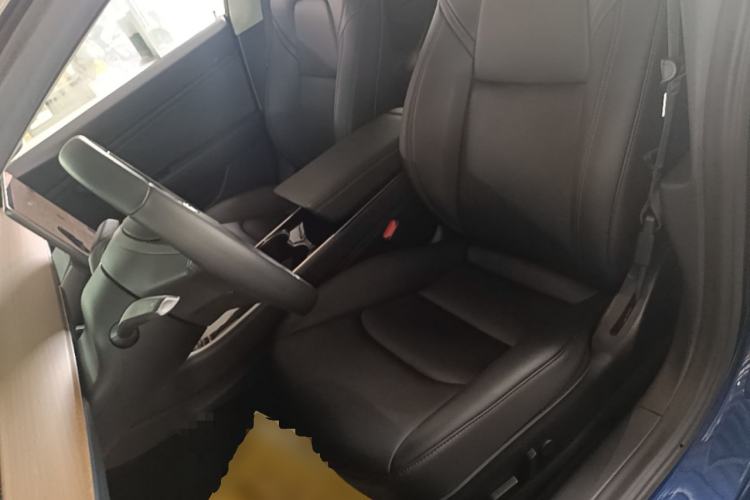 Used Tesla Model 3 2019 Long-Range Rear-Wheel-Drive Version Left Front Seat