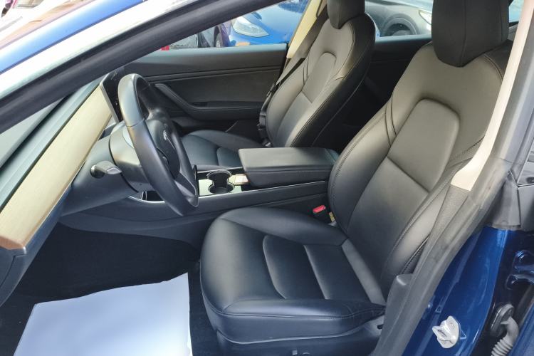 Used Tesla Model 3 2019 Long-Range Rear-Wheel-Drive Version Left Front Seat