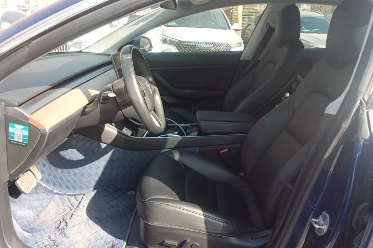 Used Tesla Model 3 2019 Long-Range Rear-Wheel-Drive Version Left Front Seat