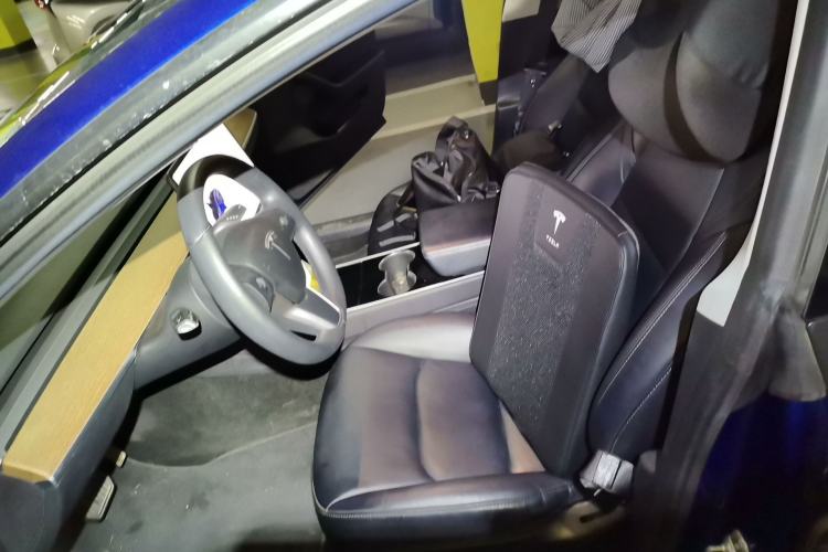 Used Tesla Model 3 2019 Long-Range Rear-Wheel-Drive Version Left Front Seat
