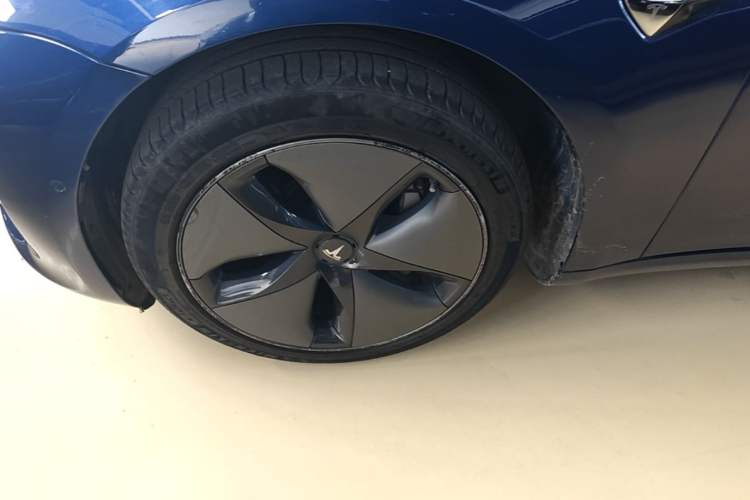 Used Tesla Model 3 2019 Long-Range Rear-Wheel-Drive Version Left Front Wheel Hub
