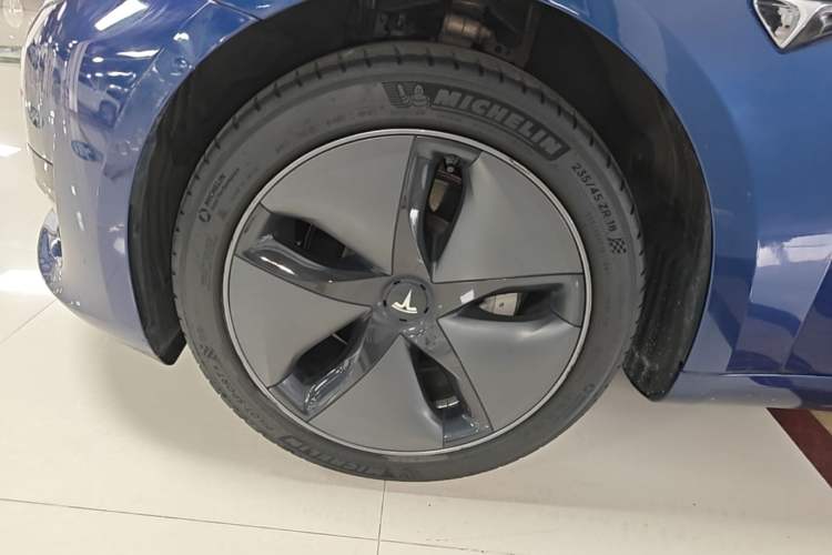 Used Tesla Model 3 2019 Standard Range Rear-Drive Upgraded Version Left Front Wheel Hub