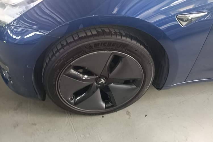 Used Tesla Model 3 2019 Long-Range Rear-Wheel-Drive Version Left Front Wheel Hub