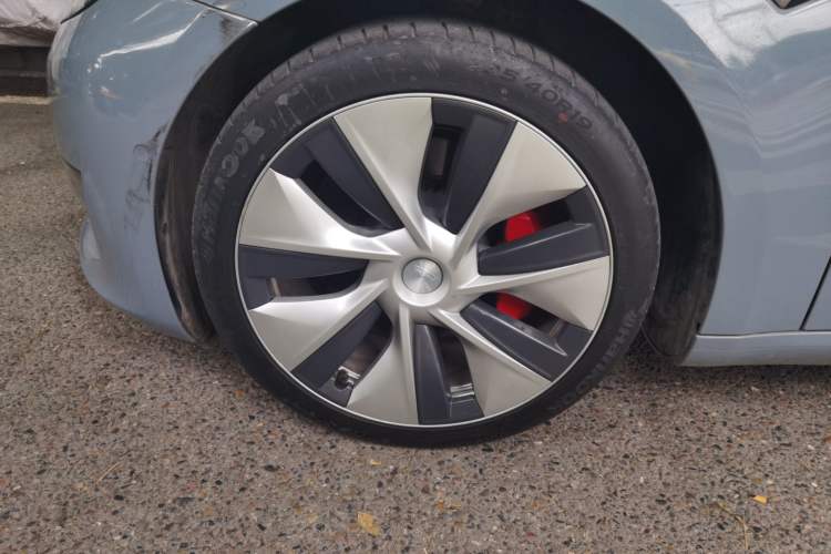 Used Tesla Model 3 2019 Performance High-Performance All-Wheel-Drive Version Left Front Wheel Hub