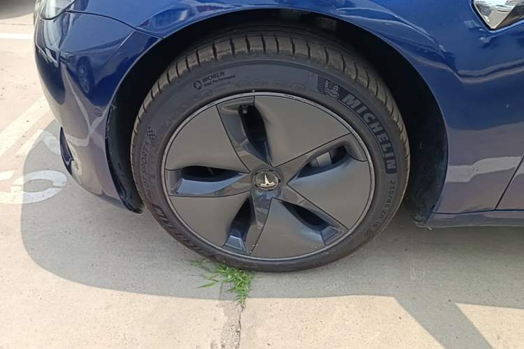 Used Tesla Model 3 2019 Standard Range Rear-Drive Upgraded Version Left Front Wheel Hub