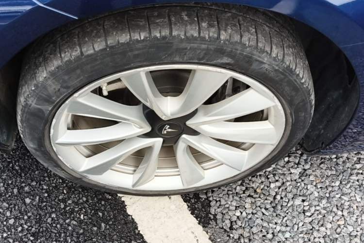 Used Tesla Model 3 2019 Standard Range Rear-Drive Upgraded Version Left Front Wheel Hub
