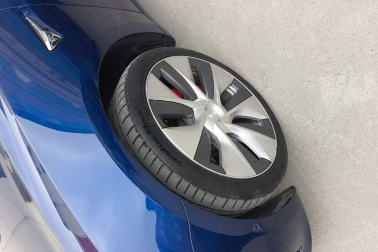 Used Tesla Model 3 2019 Performance High-Performance All-Wheel-Drive Version Left Front Wheel Hub