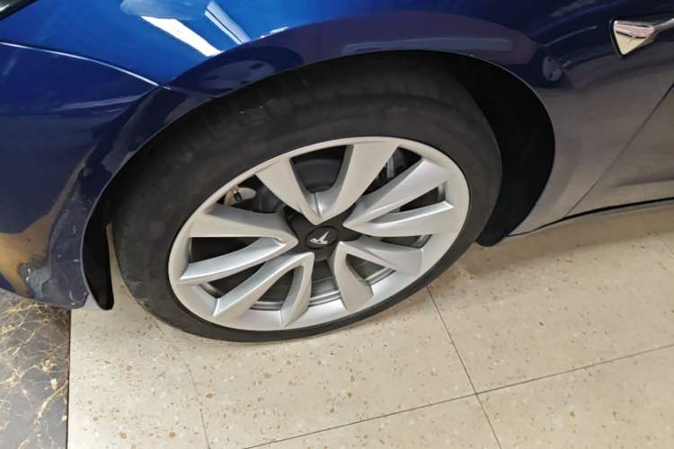 Used Tesla Model 3 2019 Standard Range Rear-Drive Upgraded Version Left Front Wheel Hub
