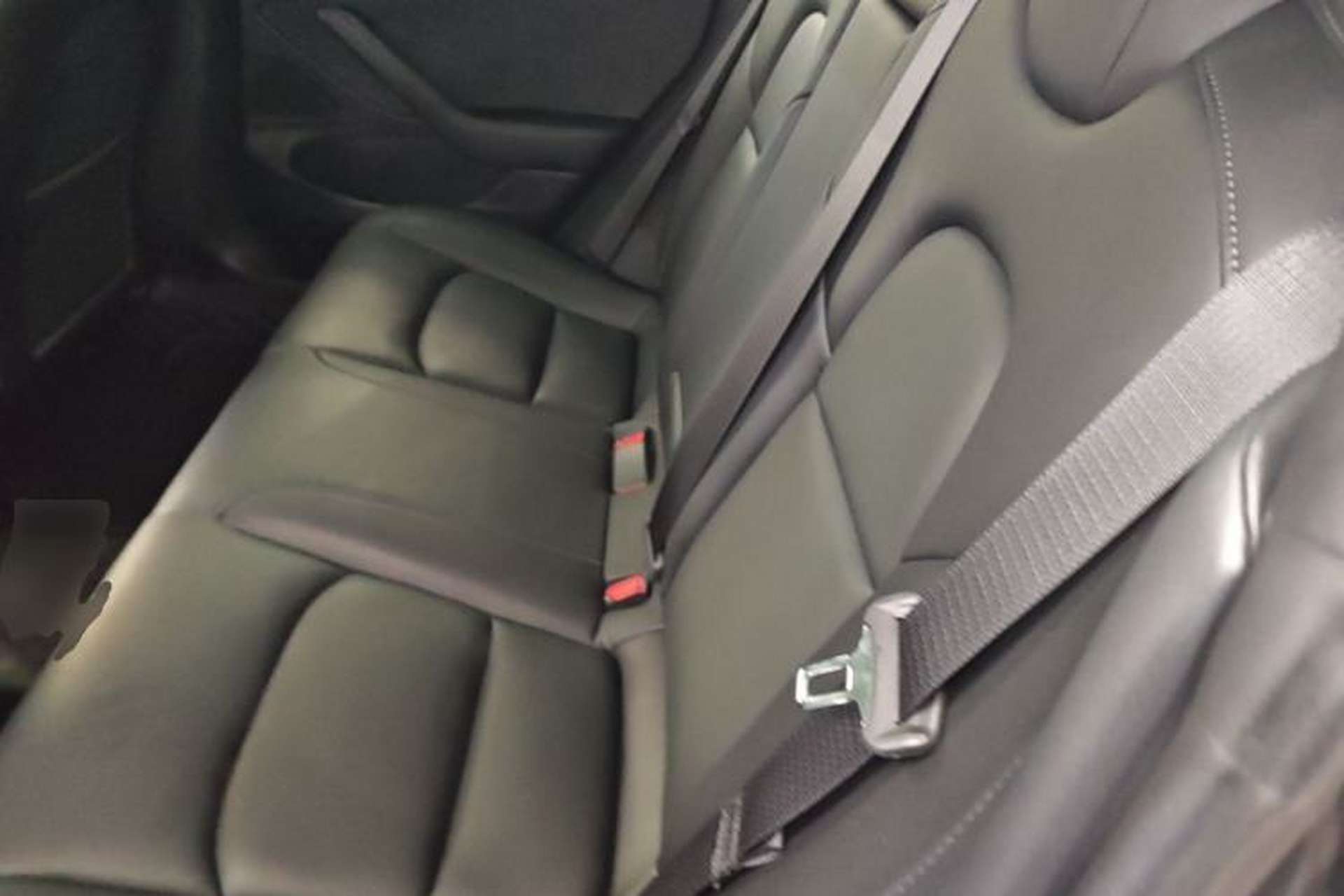 Used Tesla Model 3 2019 Standard Range Rear-Wheel Drive Upgraded Version (52 kWh) Left Rear Seat