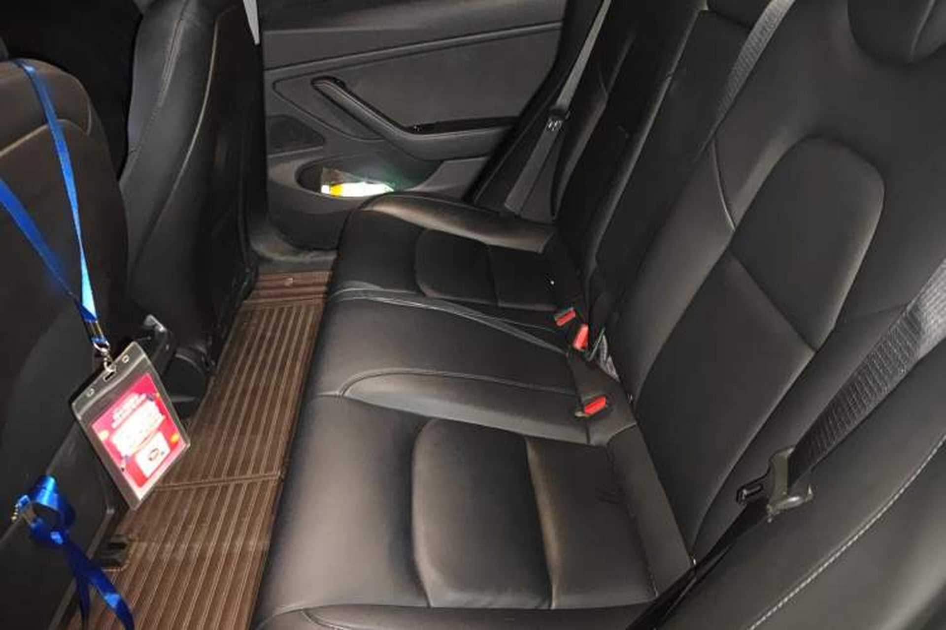 Used Tesla Model 3 2019 Long-Range Rear-Wheel-Drive Version Left Rear Seat