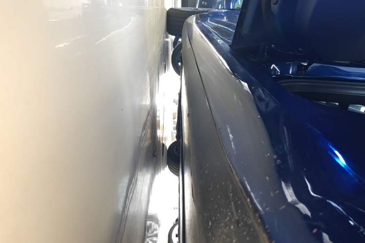 Used Tesla Model 3 2019 Long-Range Rear-Wheel-Drive Version Left Side Sill