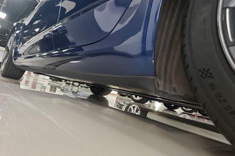Used Tesla Model 3 2019 Standard Range Rear-Drive Upgraded Version Left Side Sill