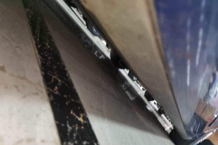 Used Tesla Model 3 2019 Long-Range All-Wheel-Drive Version Left Side Sill