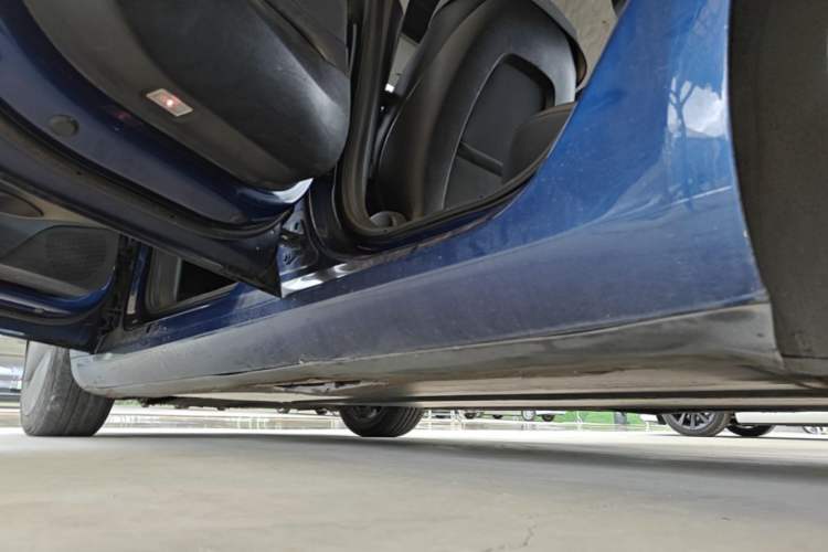 Used Tesla Model 3 2019 Standard Range Rear-Drive Upgraded Version Left Side Sill