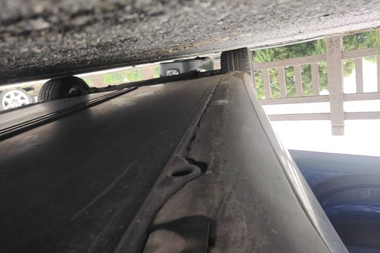 Used Tesla Model 3 2019 Standard Range Rear-Wheel Drive Upgraded Version (60 kWh) Left Side Sill