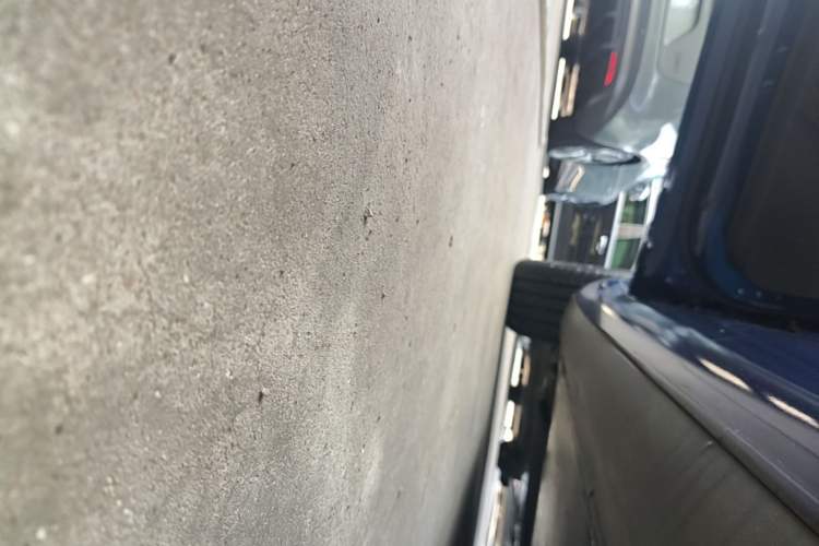 Used Tesla Model 3 2019 Standard Range Rear-Drive Upgraded Version Left Side Sill