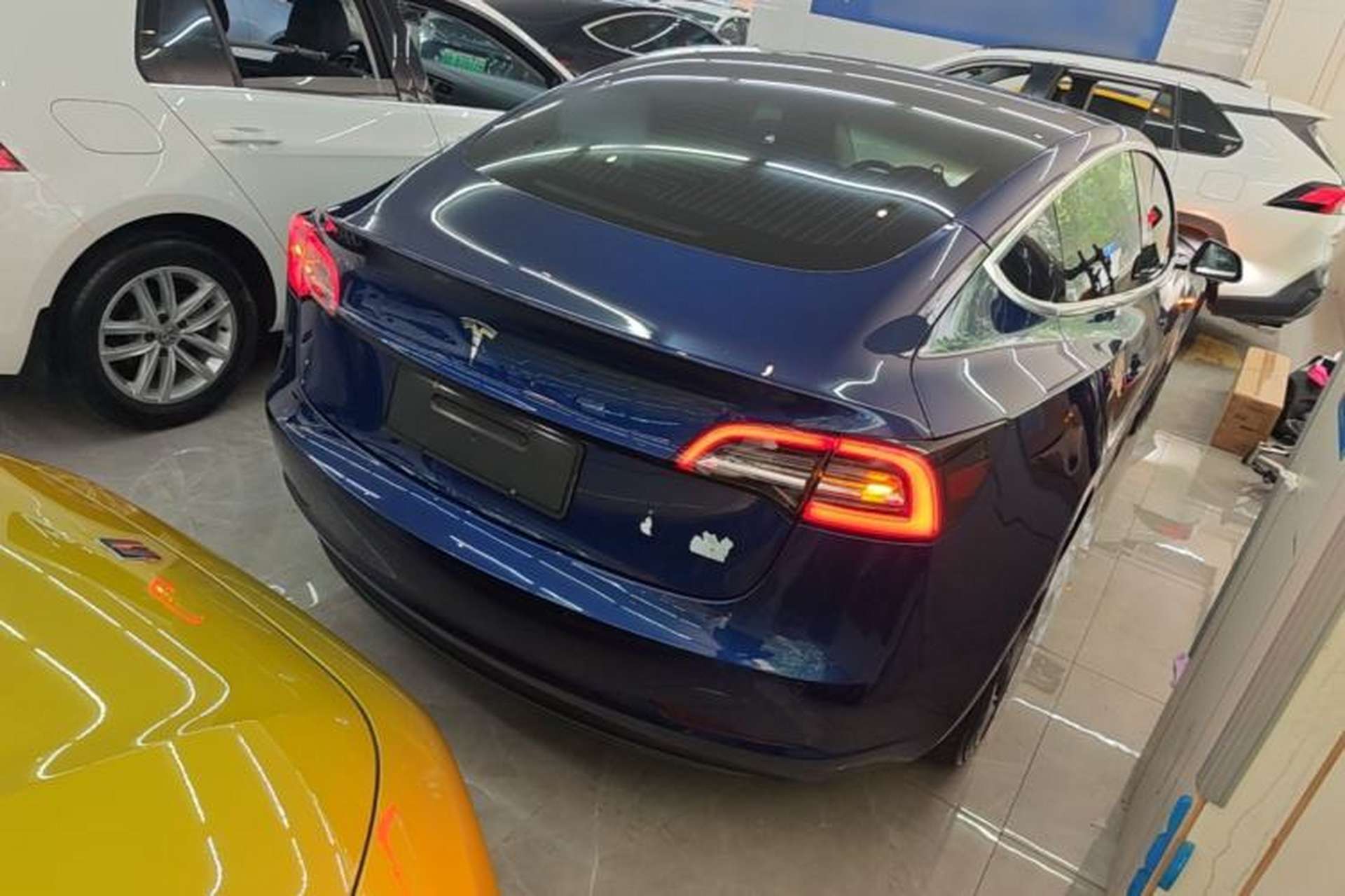 Used Tesla Model 3 2019 Standard Range Rear-Wheel Drive Upgraded Version (52 kWh) Rear Right 45 Deg