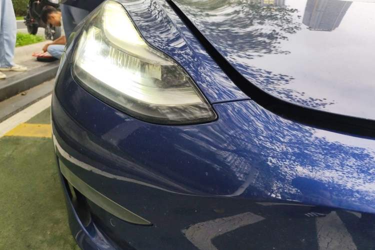 Used Tesla Model 3 2019 Standard Range Rear-Wheel Drive Upgraded Version (60 kWh) Right Front Headlight