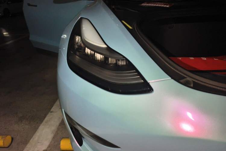 Used Tesla Model 3 2019 Long-Range Rear-Wheel-Drive Version Right Front Headlight