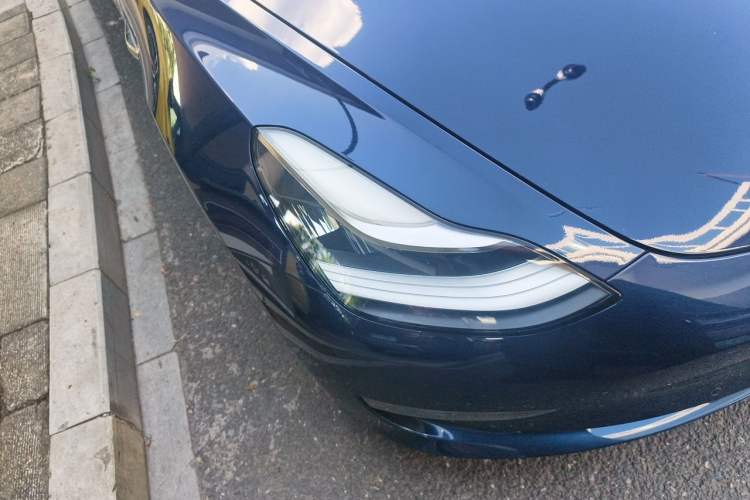 Used Tesla Model 3 2019 Long-Range All-Wheel-Drive Version Right Front Headlight