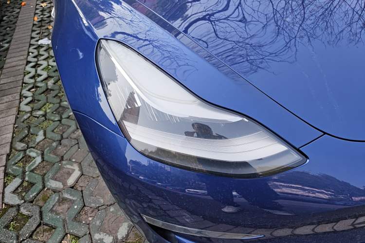 Used Tesla Model 3 2019 Long-Range Rear-Wheel-Drive Version Right Front Headlight