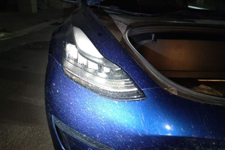 Used Tesla Model 3 2019 Long-Range All-Wheel-Drive Version Right Front Headlight
