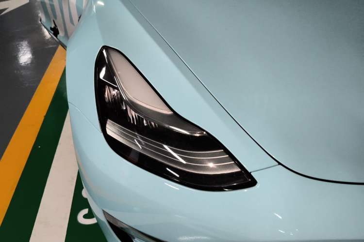 Used Tesla Model 3 2019 Long-Range Rear-Wheel-Drive Version Right Front Headlight