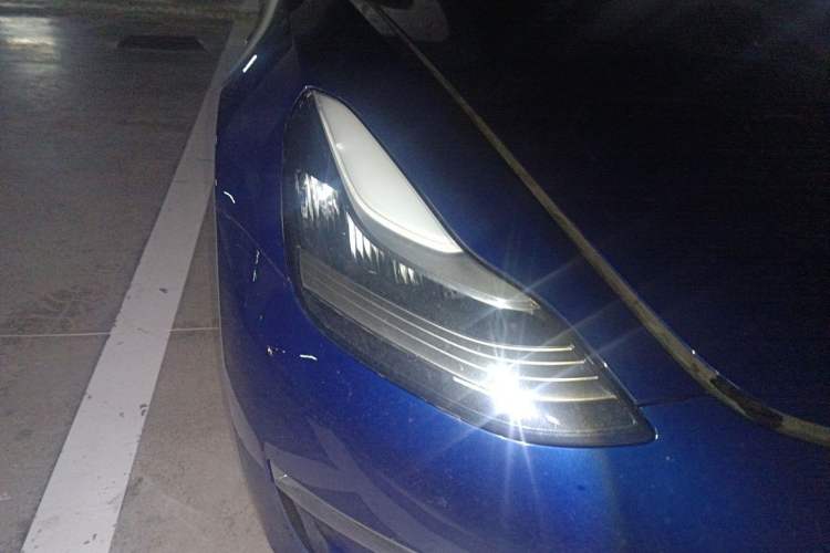 Used Tesla Model 3 2019 Long-Range Rear-Wheel-Drive Version Right Front Headlight