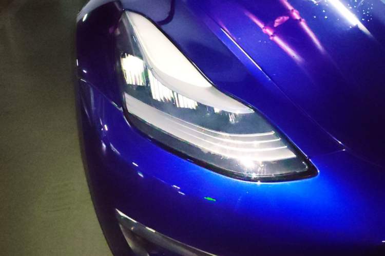 Used Tesla Model 3 2019 Long-Range All-Wheel-Drive Version Right Front Headlight