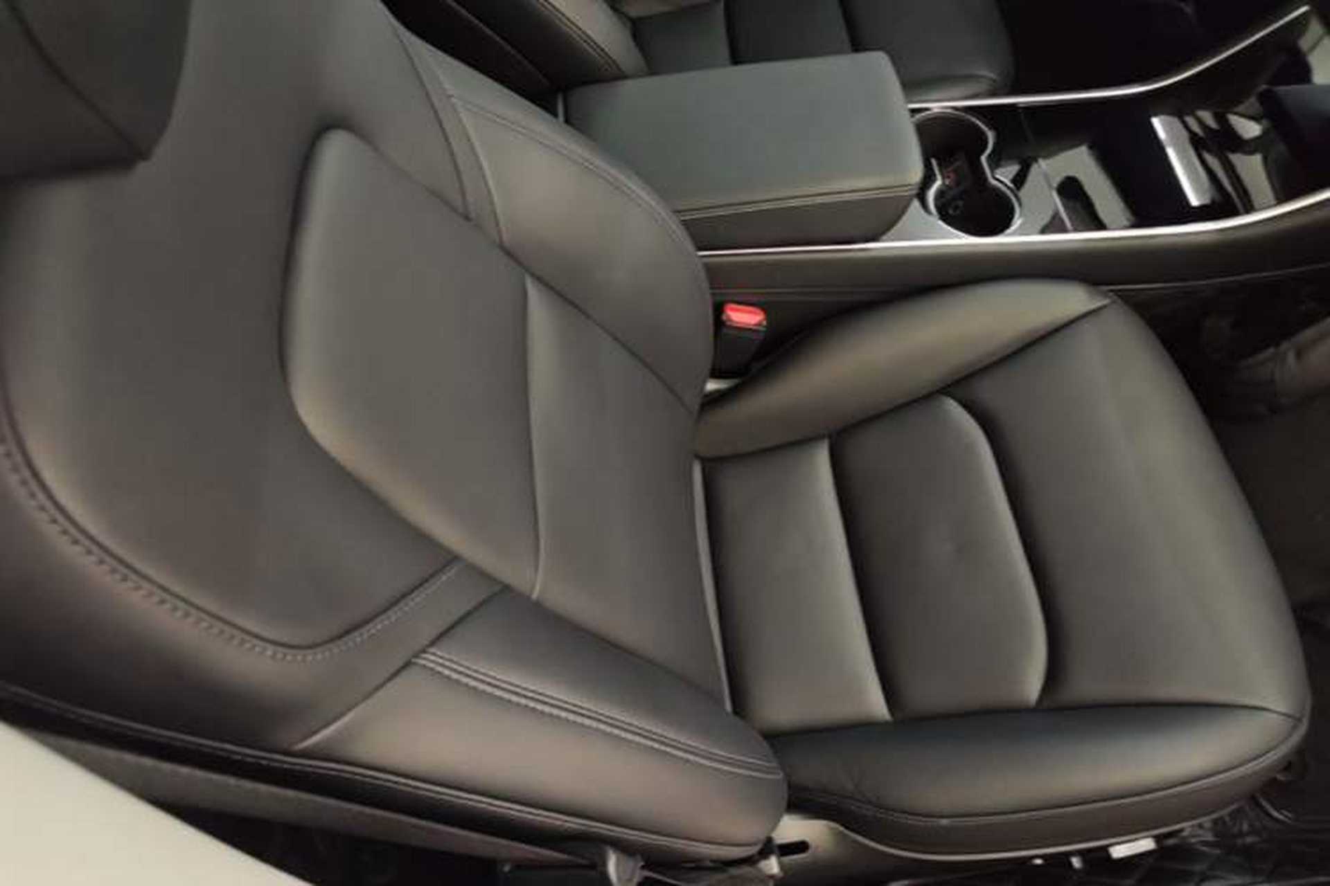 Used Tesla Model 3 2019 Standard Range Rear-Wheel Drive Upgraded Version (52 kWh) Right Front Seat