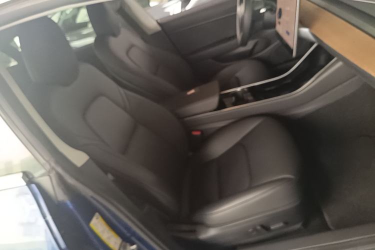 Used Tesla Model 3 2019 Long-Range Rear-Wheel-Drive Version Right Front Seat