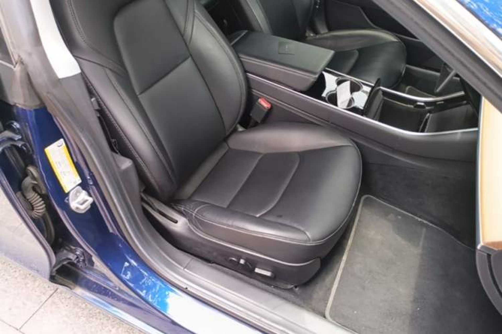 Used Tesla Model 3 2019 Standard Range Rear-Wheel Drive Upgraded Version (60 kWh) Right Front Seat